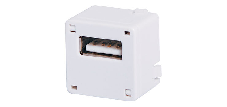 USB 2.0 Clipsal Clip-In Mechanism Wall Plate white