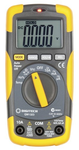 Digitech Multi-Function Cat III Multimeter Data Hold Back Light Pushbutton